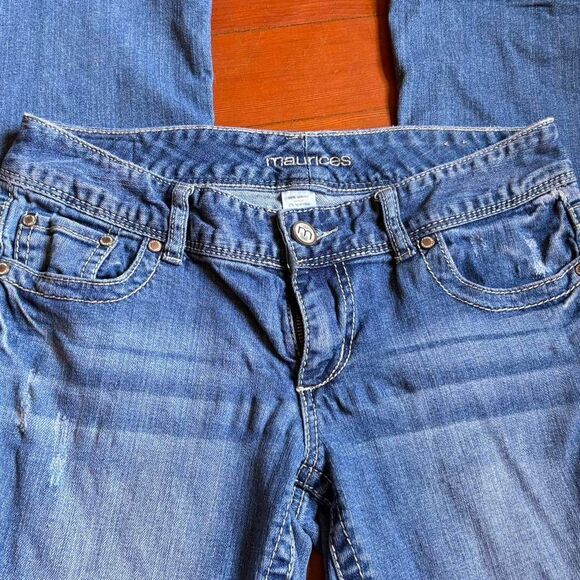 Maurice’s - vintage y2k low rise, flare medium wash blue jeans 30"waist - Picture 4 of 6